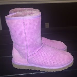 UGG Classic low boots Size women’s 7
